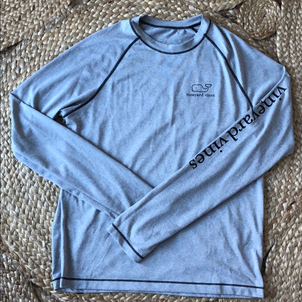 Vineyard Vines boys youth Large performance tee